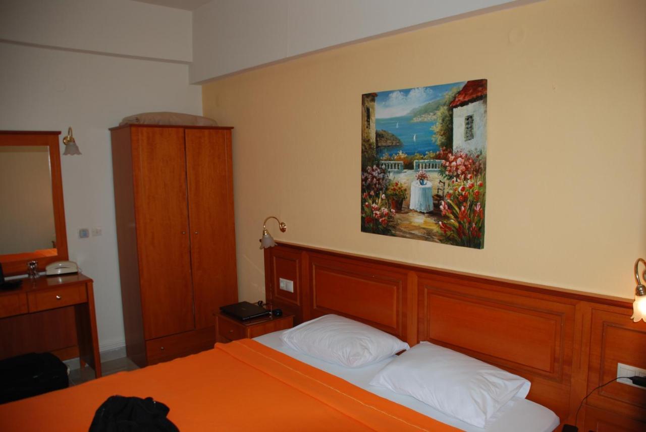 Platon Hotel 3*